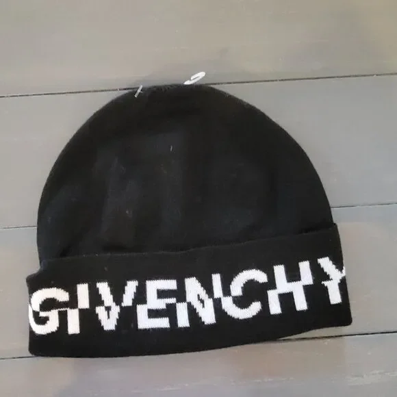 Givenchy Black Split Logo unisex Beanie Paris Motif Knitted 100% Laine W…